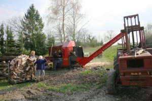 Kreiterhof - Susis Spaltblitz in aktion(Um das Bild zu vergrössern bitte anklicken.)
